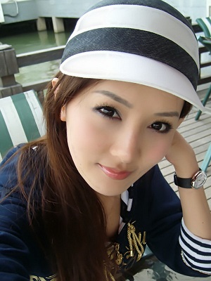 Li Chujun (Iris) profile